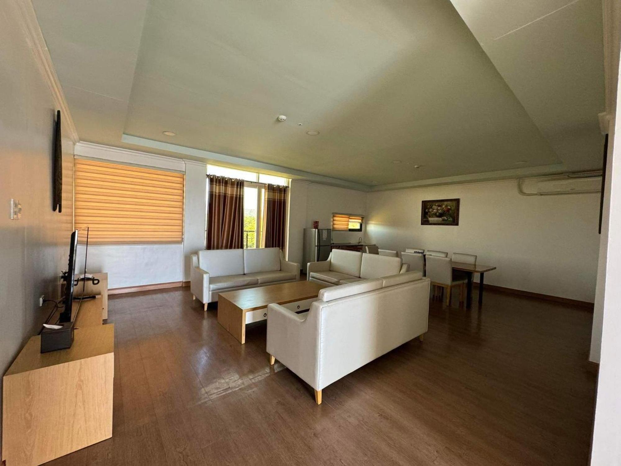 Punta Clark Hotel Clark Field Esterno foto