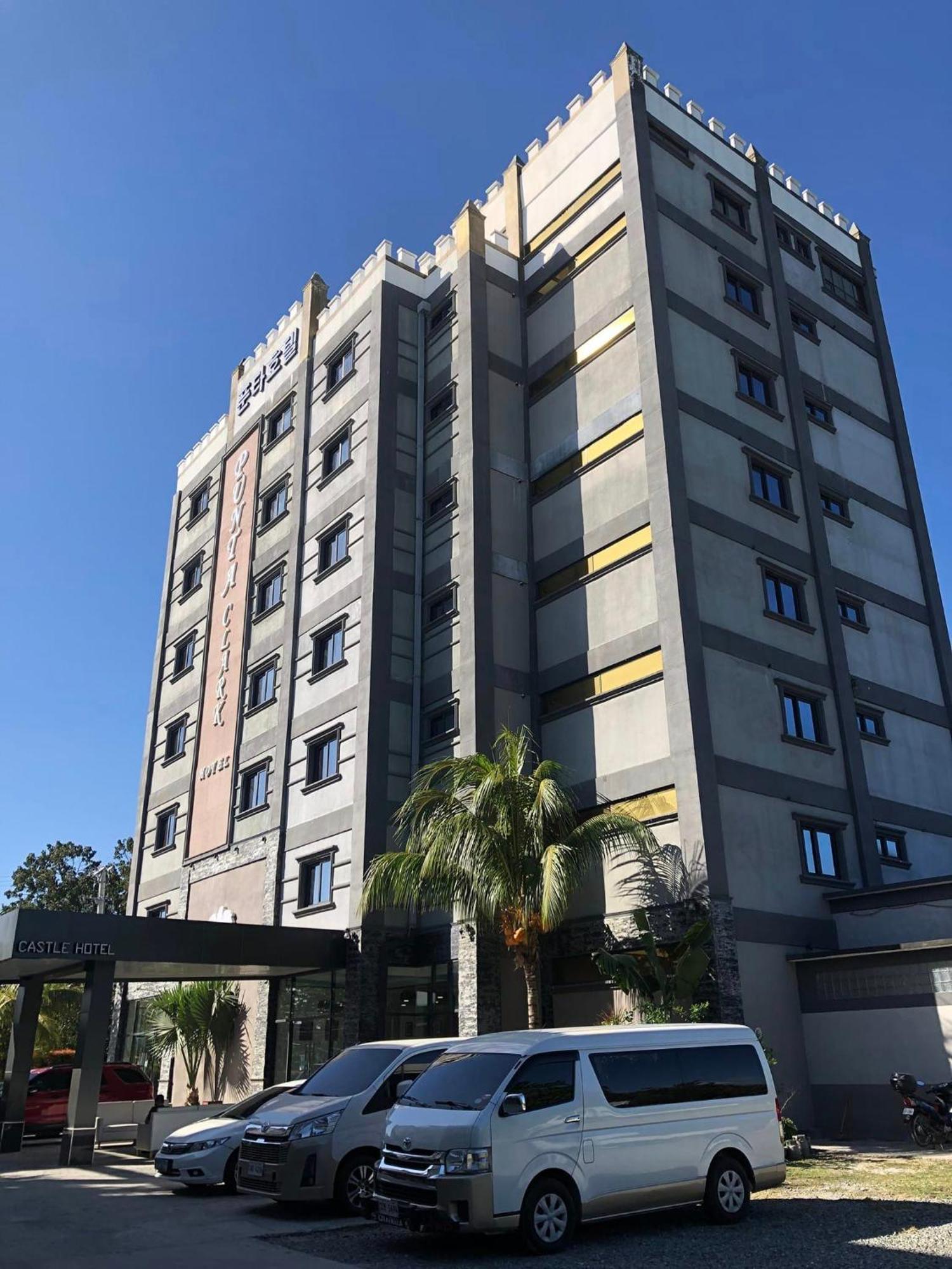 Punta Clark Hotel Clark Field Esterno foto